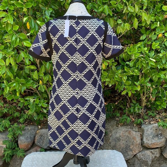 Trina Turk Sheath Dress sz 10 NWT - Picture 3 of 7